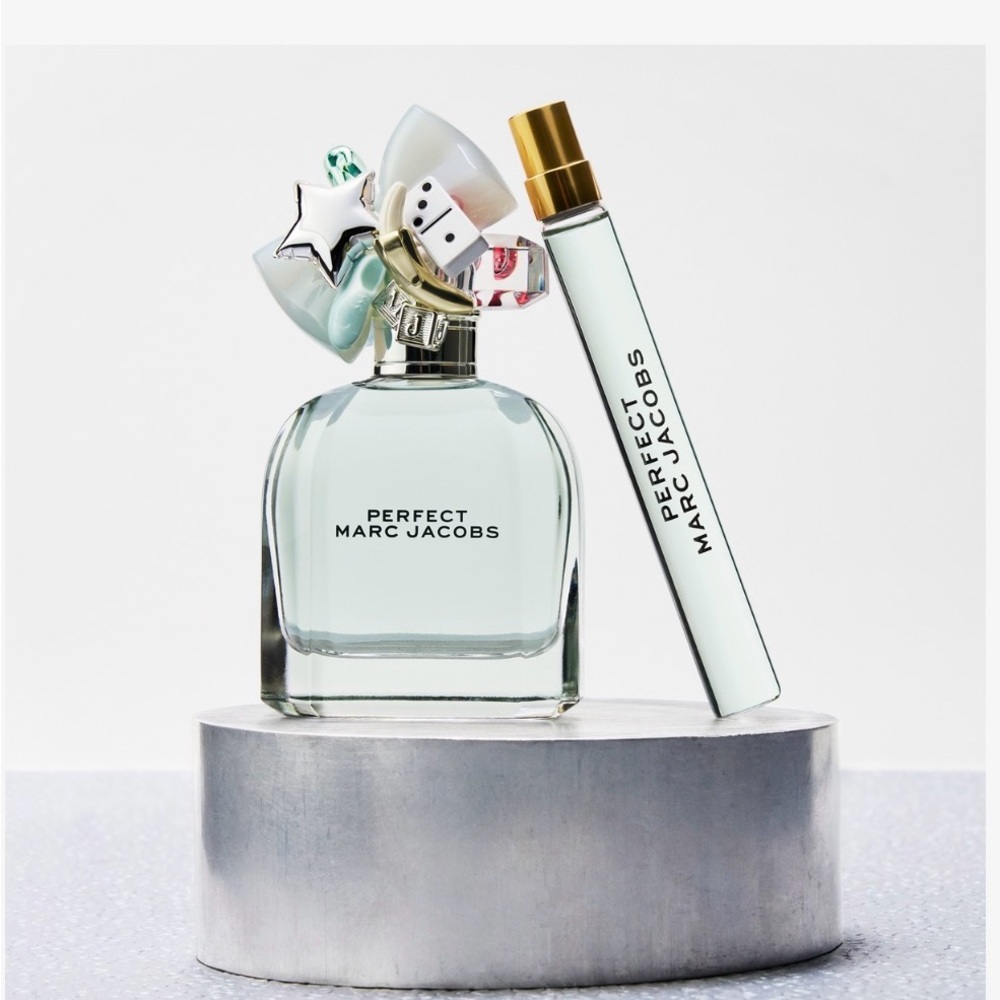 Marc Jacobs Perfect EDT 10ml 0.33 OZ Travel Size Spray FRESH & LUMINOUS $38 NIB
